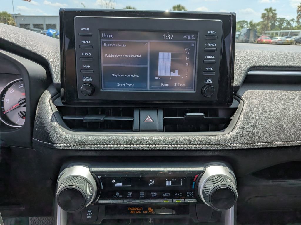 Used 2019 Toyota RAV4 LE FWD image 20