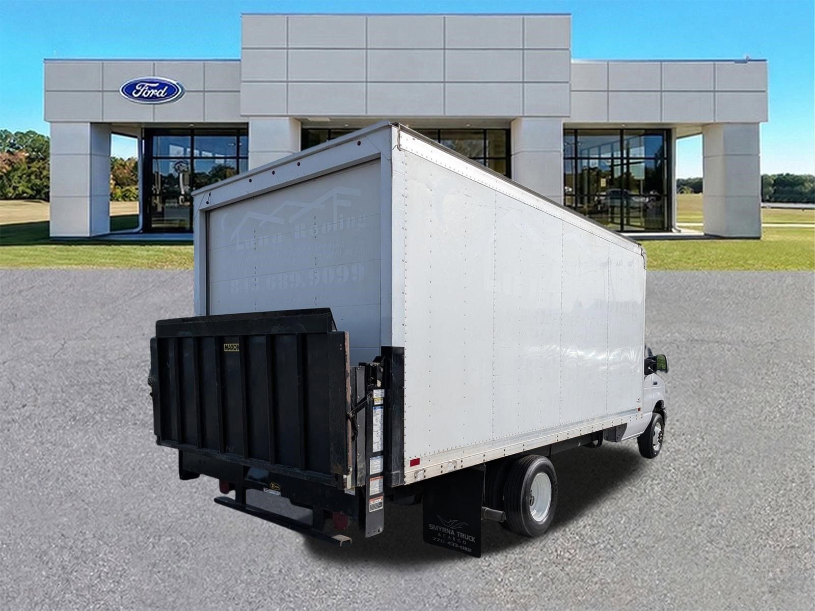 Certified 2023 Ford E-450 and Econoline 450 Super Duty w/ Power Windows & Locks Group RWD image 2