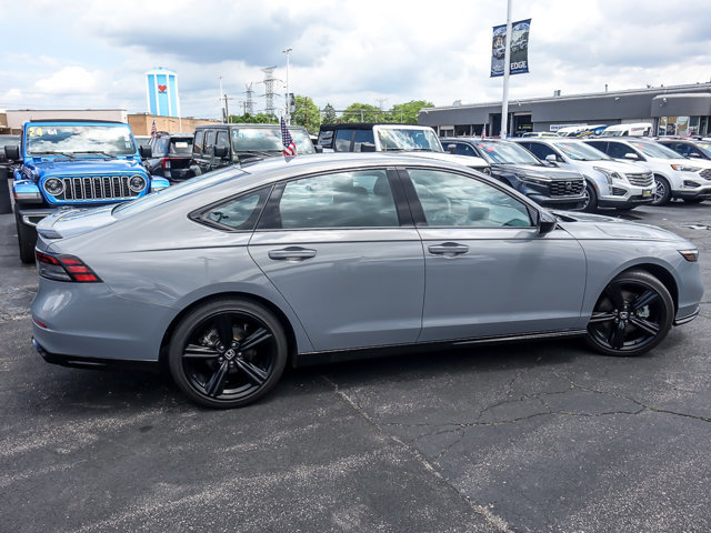 Used 2024 Honda Accord Sport image 9