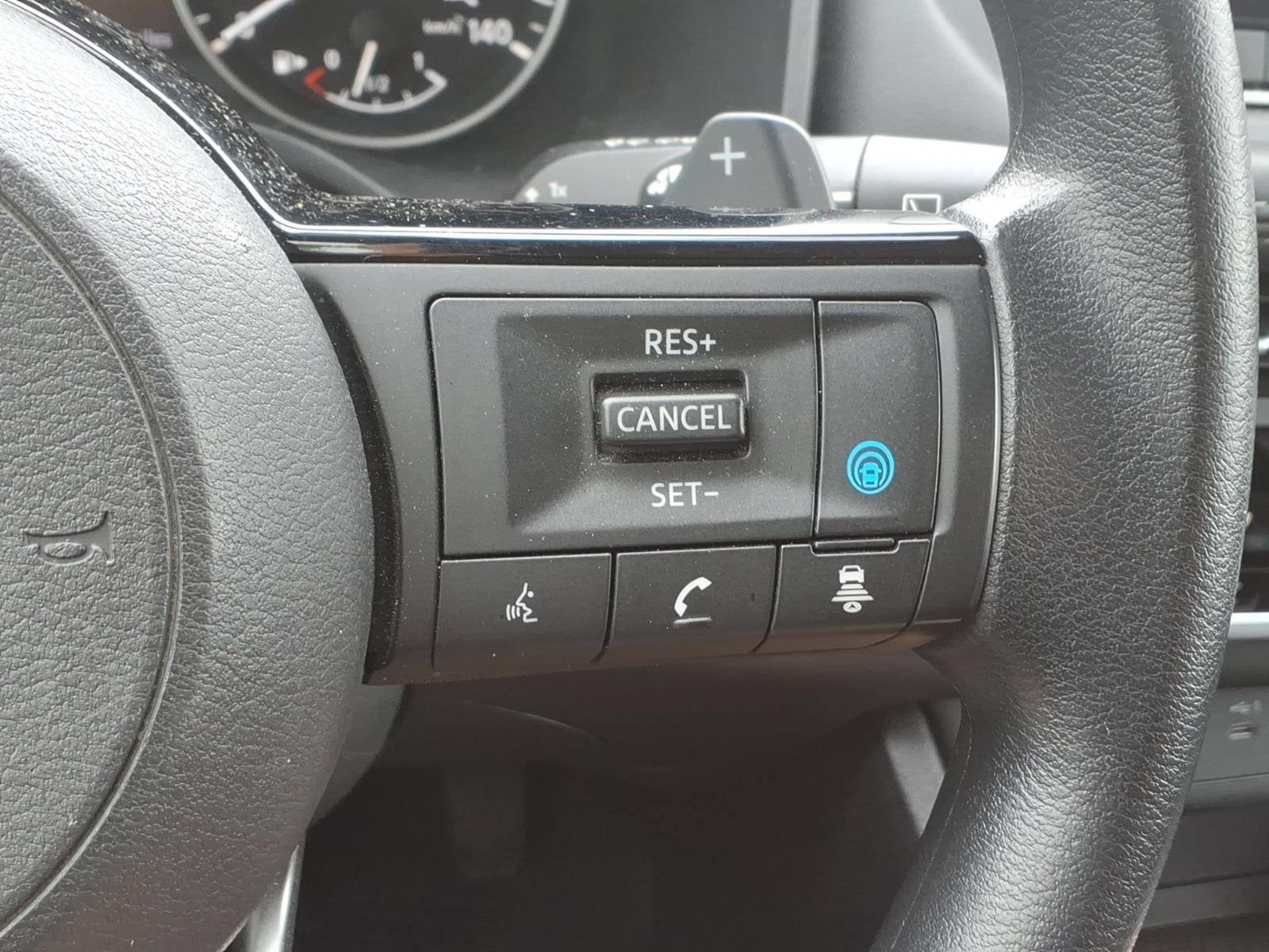 Used 2023 Nissan Rogue SV AWD/4WD image 17
