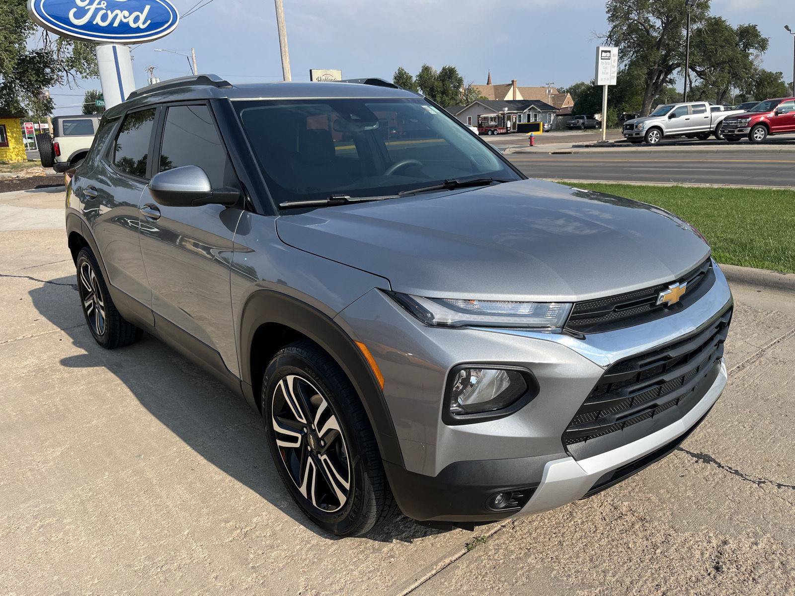 Used 2023 Chevrolet TrailBlazer LT w/ Convenience Package FWD image 4
