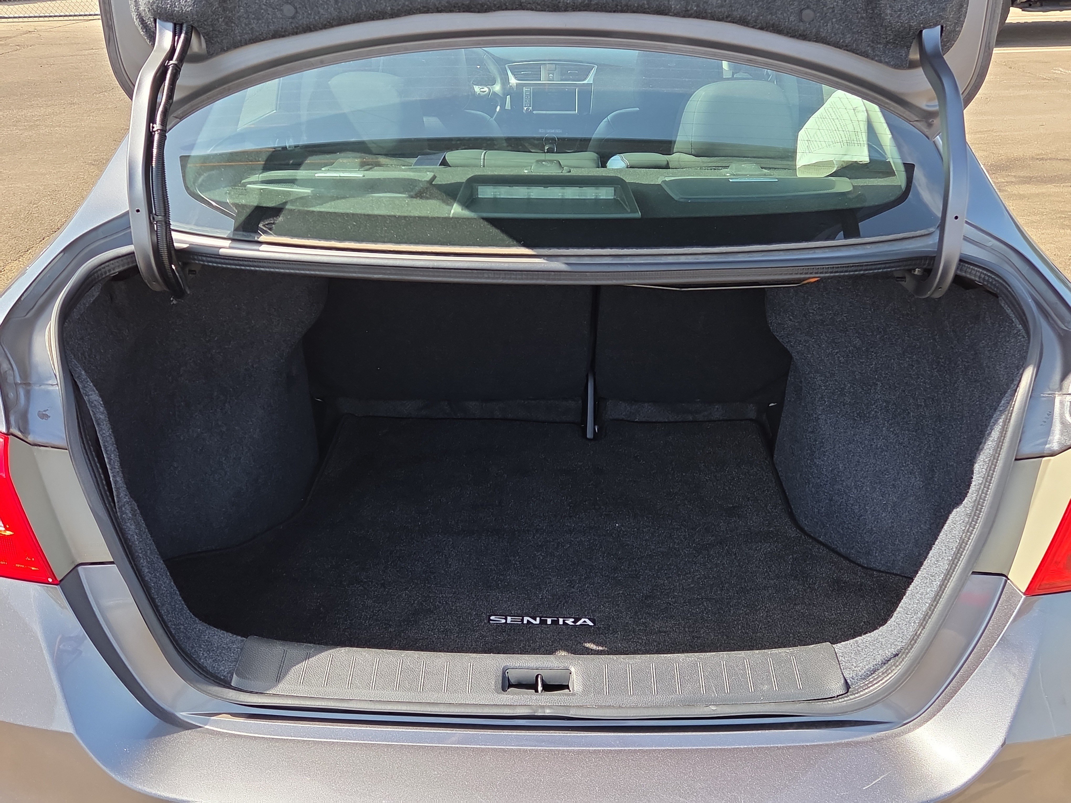 Used 2019 Nissan Sentra SL FWD image 13