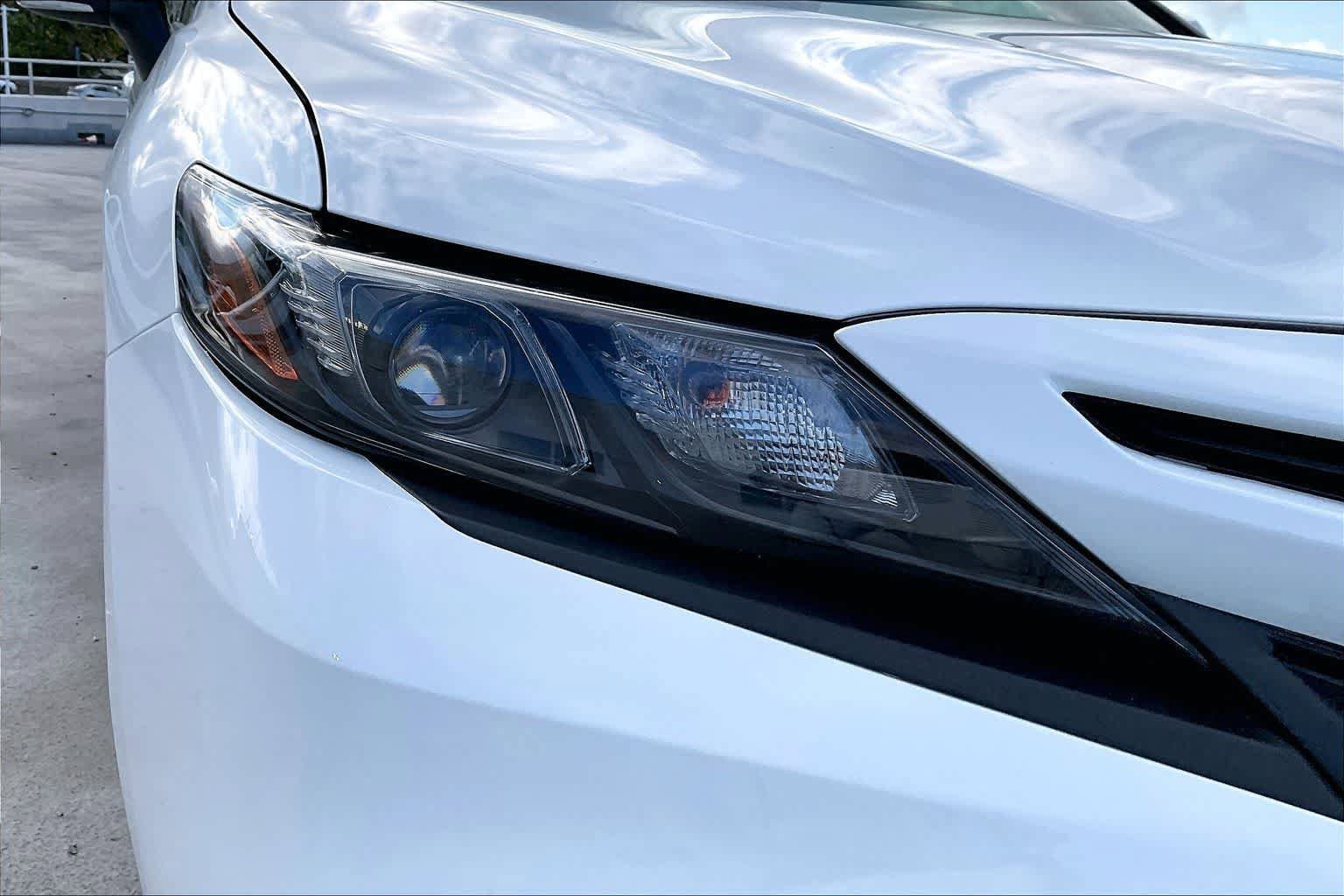Used 2022 Toyota Camry SE FWD image 31