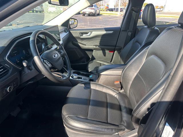 Certified 2025 Ford Escape Platinum AWD/4WD image 27