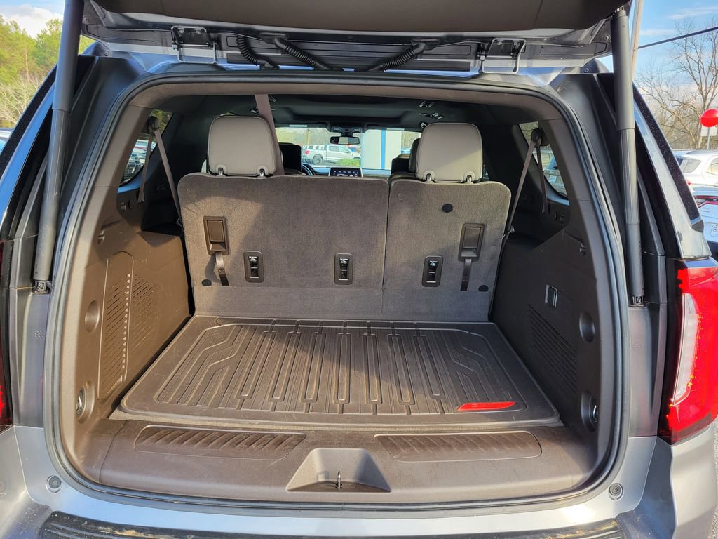 Used 2021 GMC Yukon XL SLT w/ Rear Media and Nav Package image 12