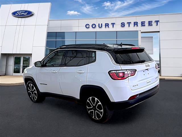 Used 2023 Jeep Compass Limited AWD/4WD image 2
