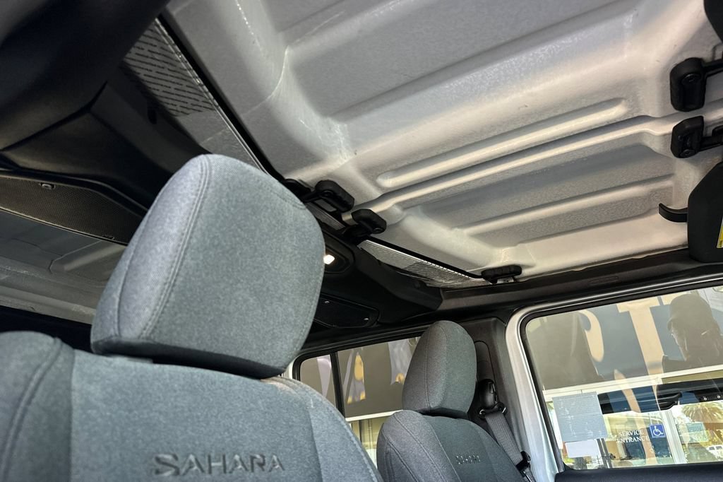 Used 2024 Jeep Wrangler Unlimited Sahara AWD/4WD image 19