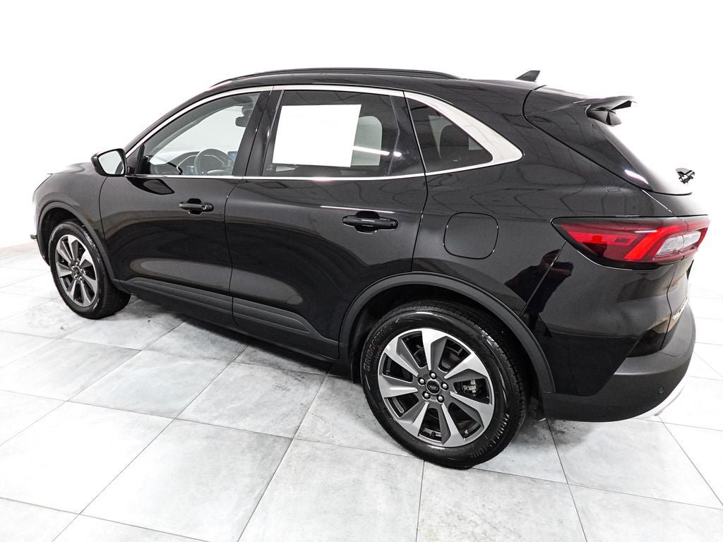 Certified 2025 Ford Escape Platinum AWD/4WD image 5
