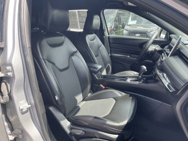 Used 2023 Jeep Compass Latitude AWD/4WD image 12