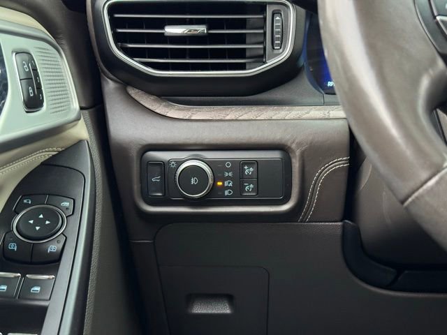 Certified 2020 Ford Explorer Platinum w/ Premium Technology Package AWD/4WD image 41