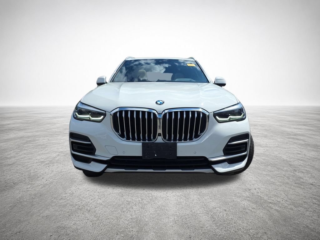 Used 2022 BMW X5 xDrive40i w/ Premium Package AWD/4WD image 3