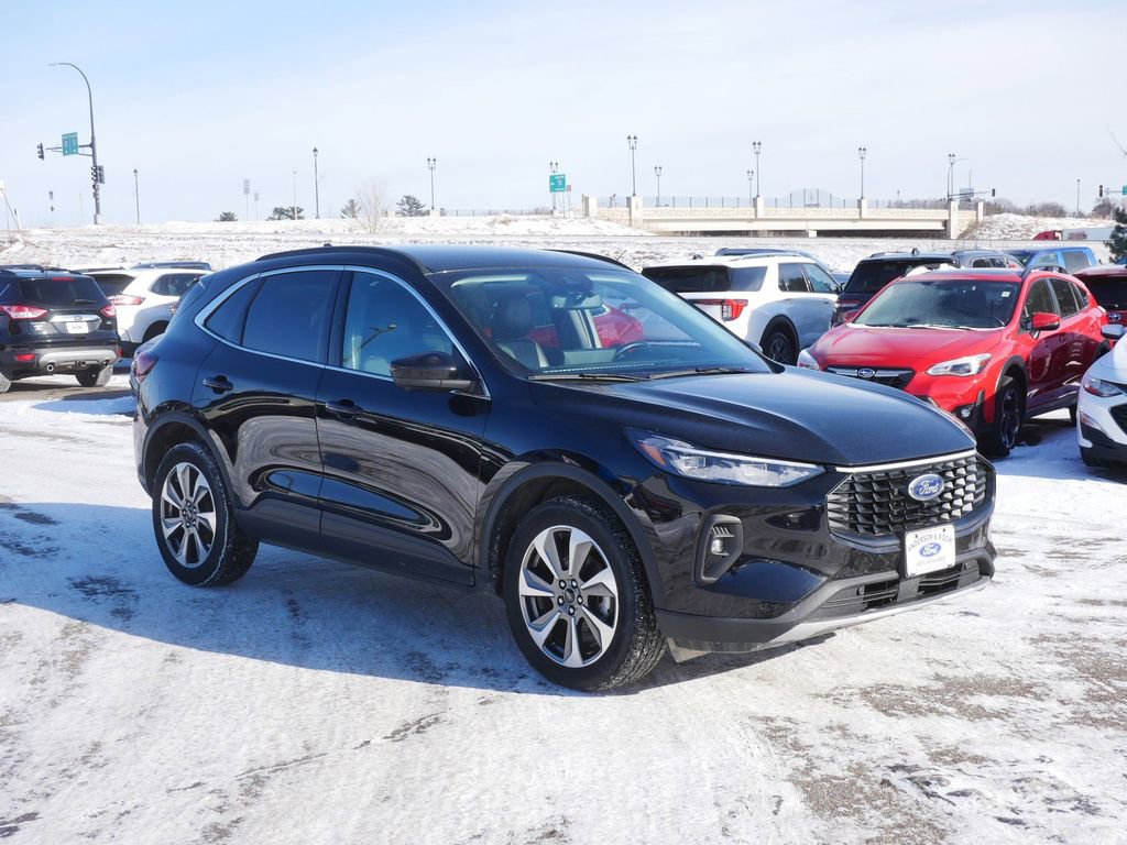 Certified 2024 Ford Escape Platinum image 3