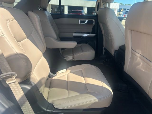 Certified 2023 Ford Explorer XLT w/ Equipment Group 202A AWD/4WD image 18