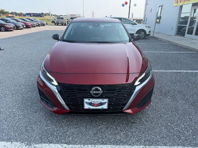 Used 2024 Nissan Altima 2.5 SV AWD/4WD image 3