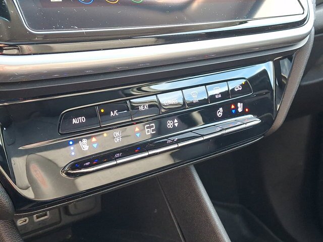 Used 2023 Chevrolet Bolt EUV Premier w/ Sun & Sound Package FWD image 11