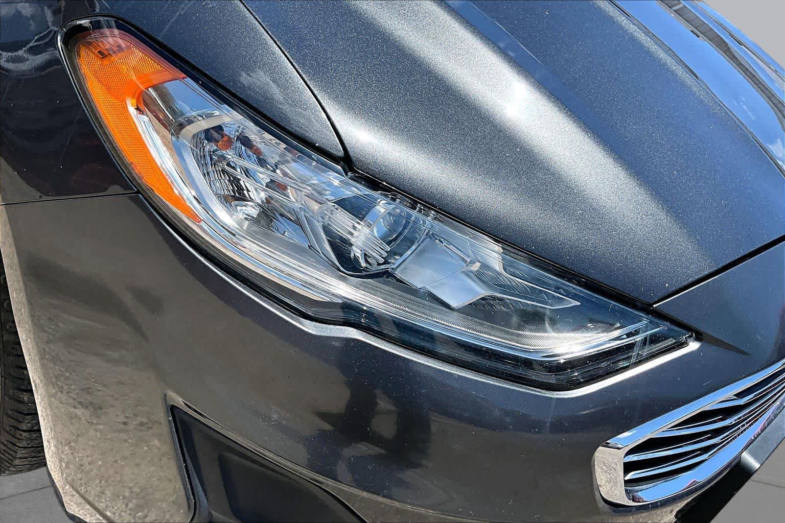 Certified 2019 Ford Fusion SE FWD image 40