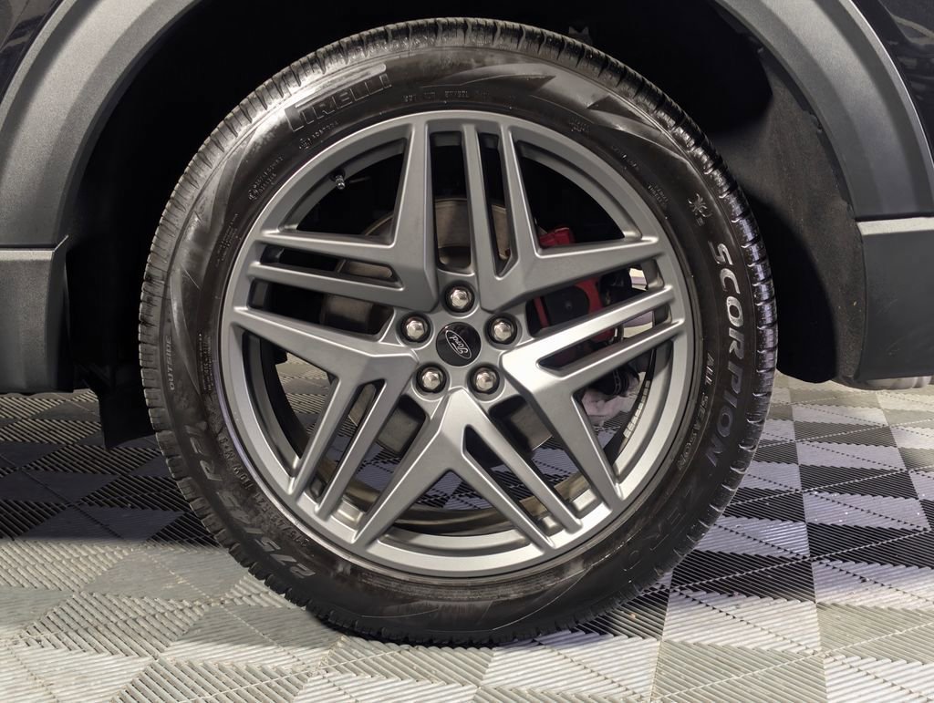 Certified 2025 Ford Explorer ST-Line w/ ST-Line Street Pack AWD/4WD image 25