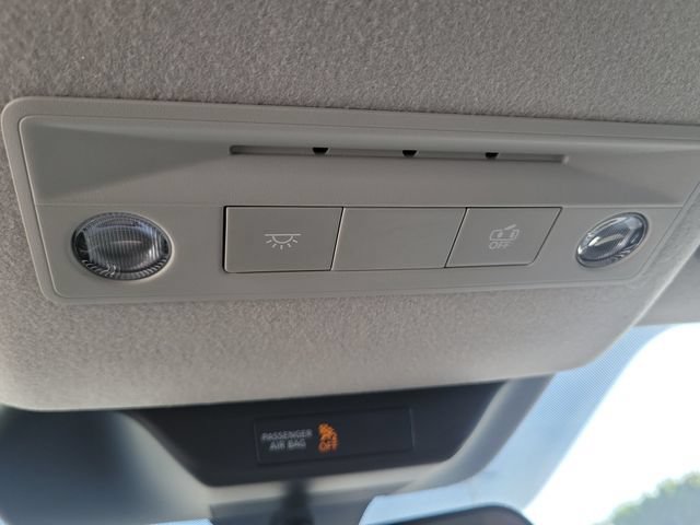 Used 2025 Nissan Kicks SV w/ Charging Package FWD image 25