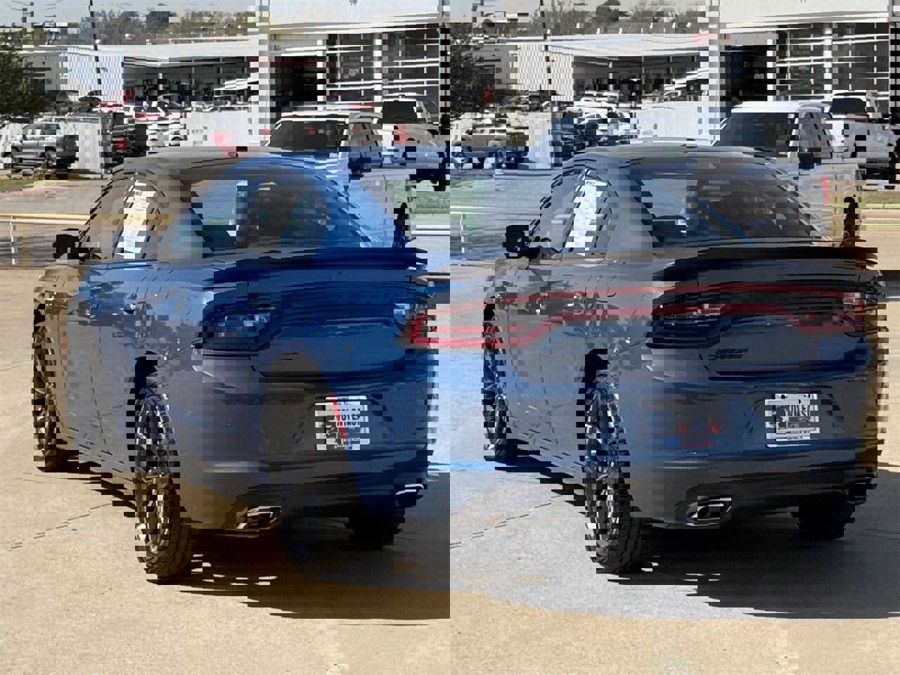 Used 2022 Dodge Charger SXT w/ Blacktop Package image 4