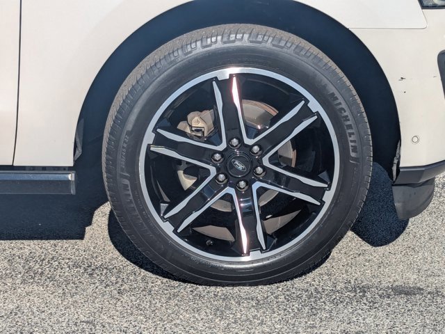 Certified 2019 Ford Expedition Limited w/ Equipment Group 303A image 12