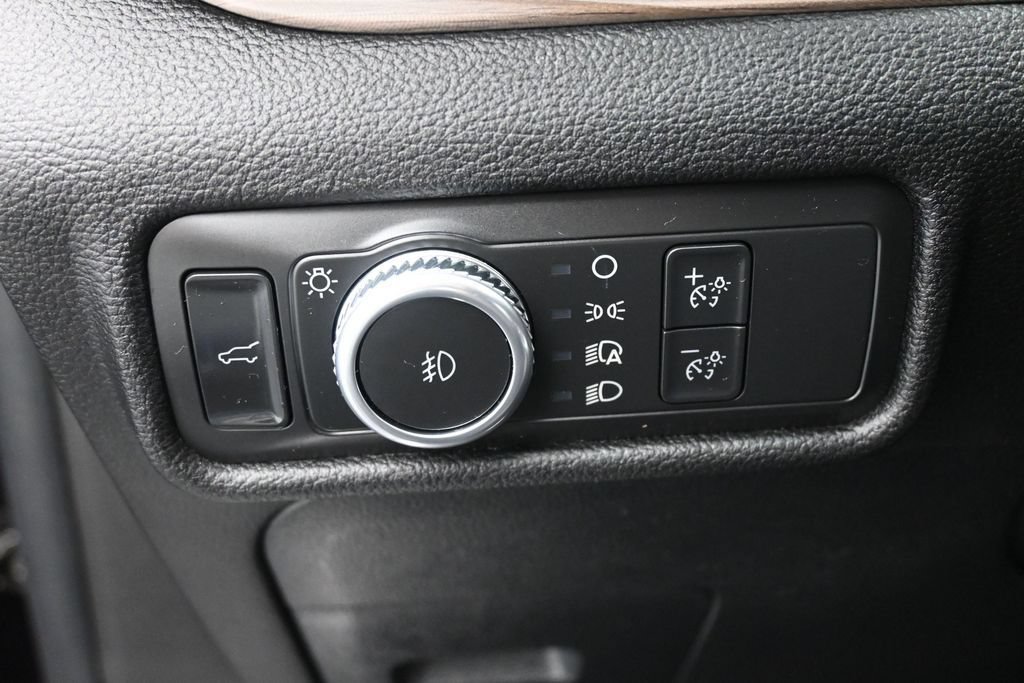 Certified 2022 Ford Explorer Limited w/ Equipment Group 301A RWD image 12