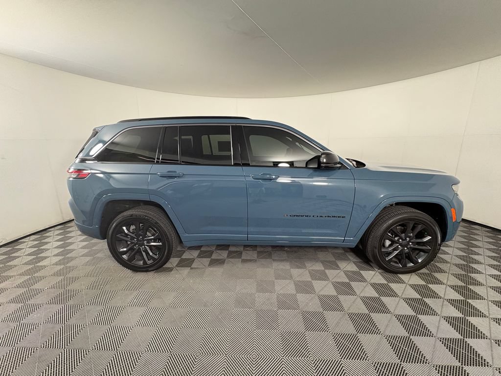 Used 2026 Jeep Grand Cherokee Limited AWD/4WD image 6