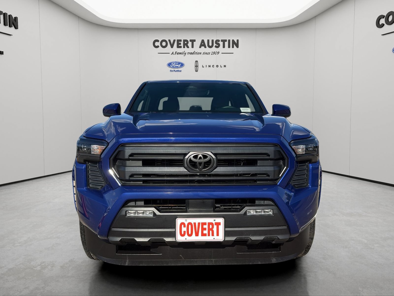 Used 2025 Toyota Tacoma SR5 RWD image 8