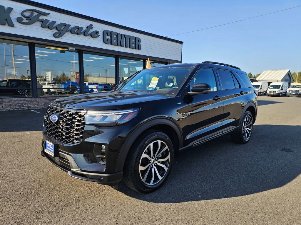 Certified 2025 Ford Explorer ST-Line image 2