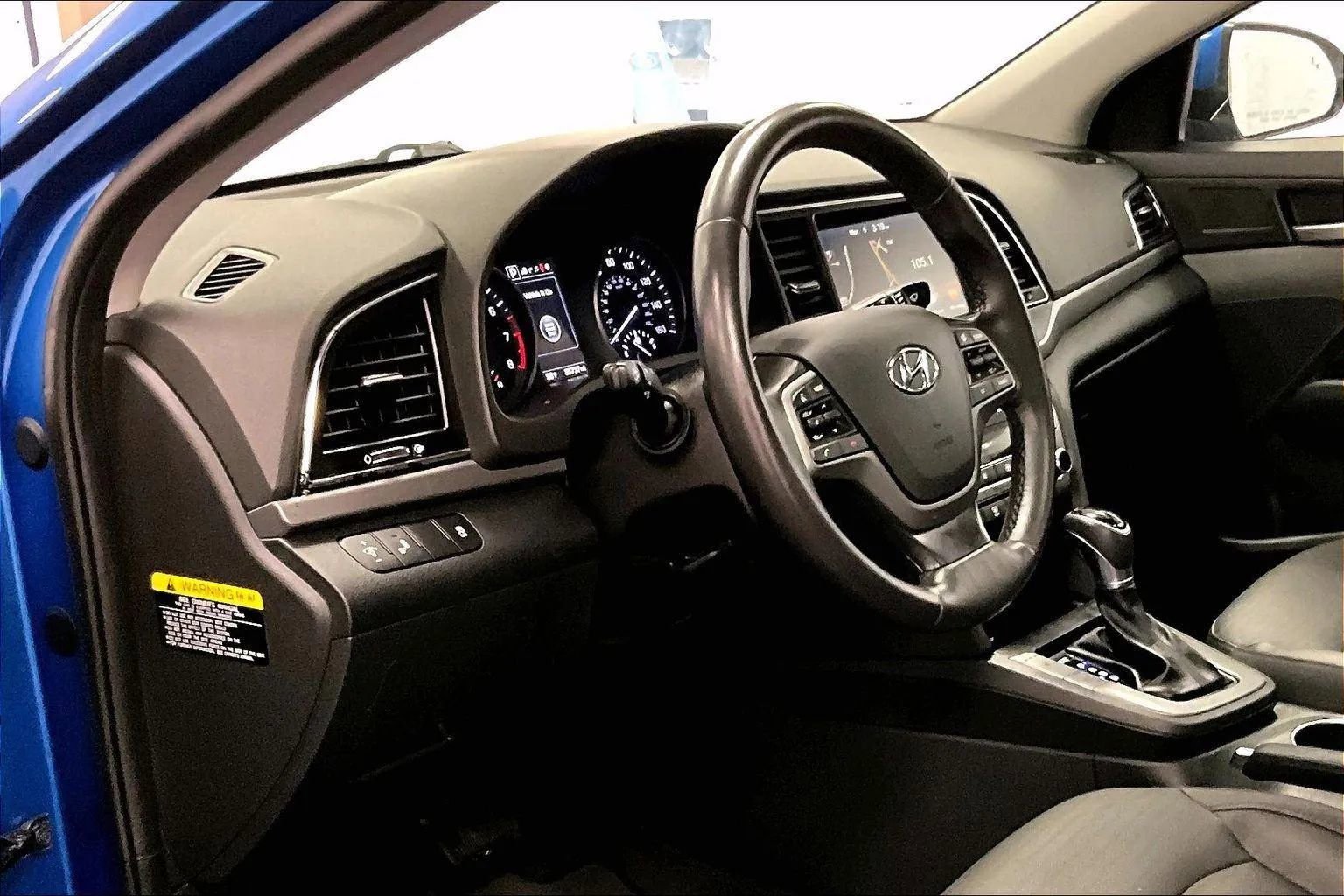 Used 2017 Hyundai Elantra Limited w/ Limited Tech Package 04 image 12