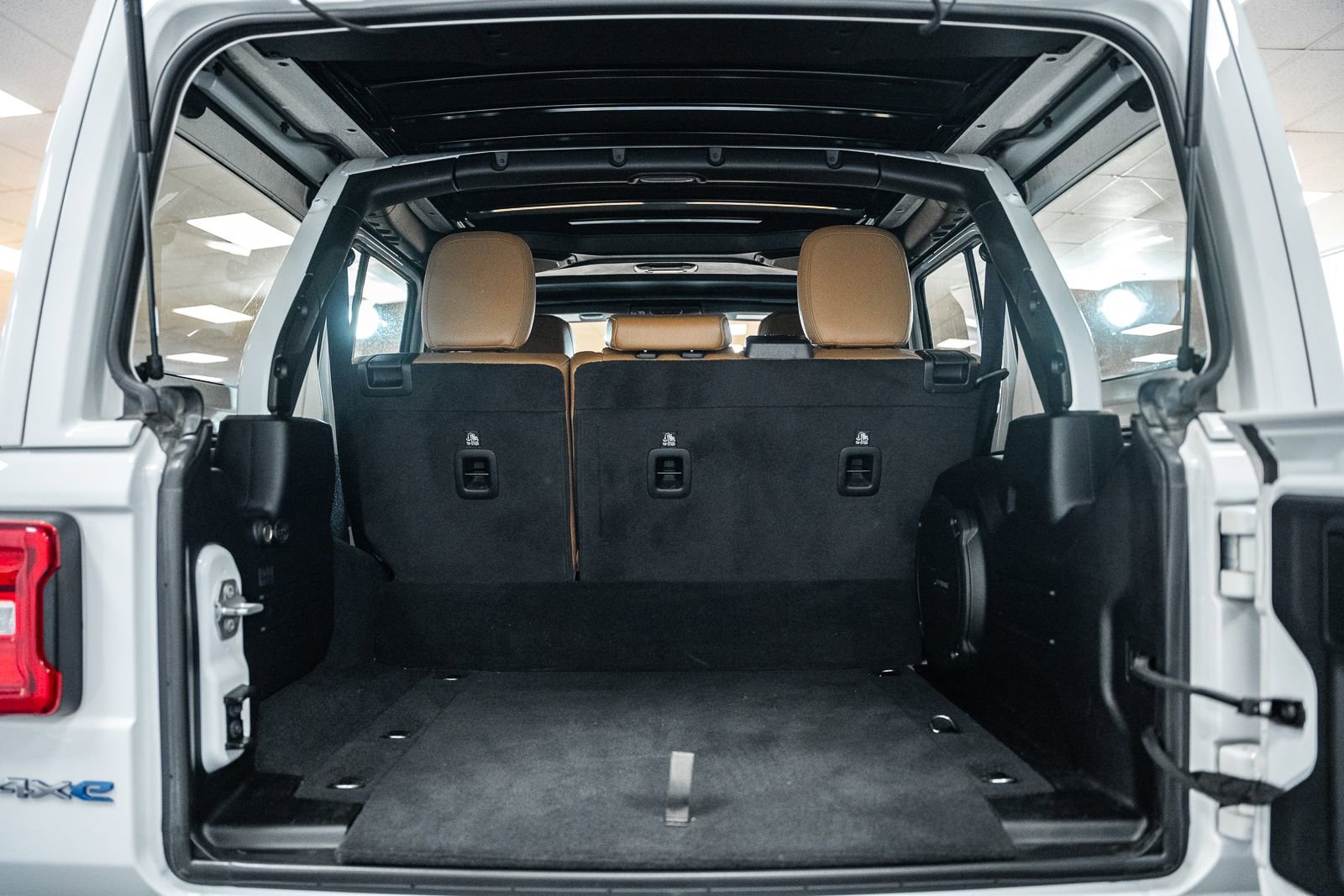 Used 2021 Jeep Wrangler Unlimited Sahara 4xe w/ Cold Weather Group image 11