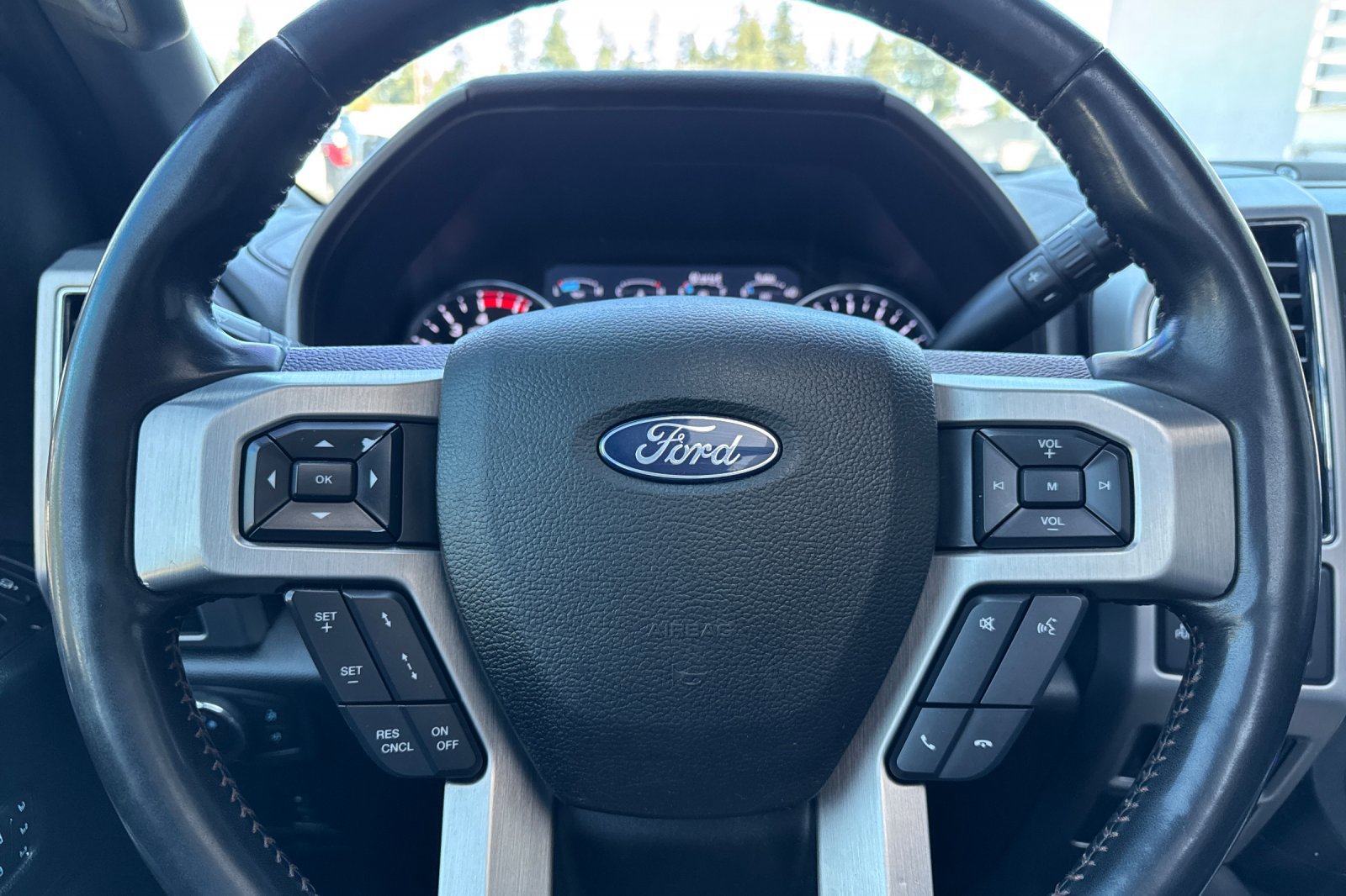 Certified 2020 Ford F250 Platinum w/ Tremor Off-Road Package AWD/4WD image 23