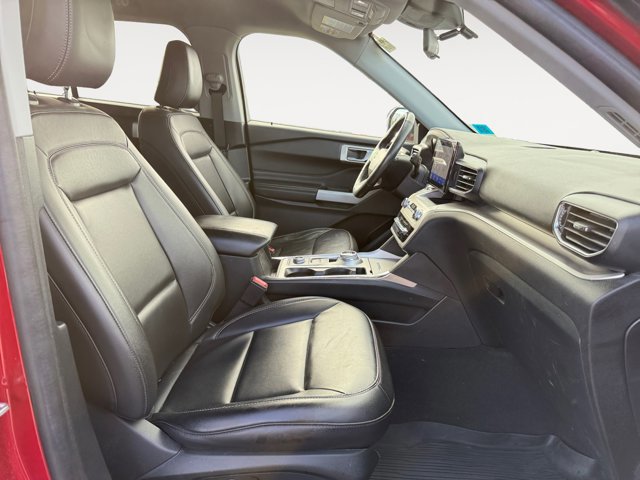 Certified 2022 Ford Explorer XLT w/ Equipment Group 202A image 18