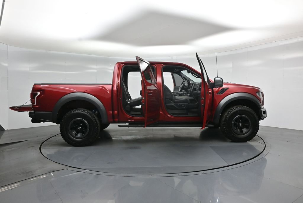 Certified 2017 Ford F150 Raptor w/ Equipment Group 802A Luxury image 33