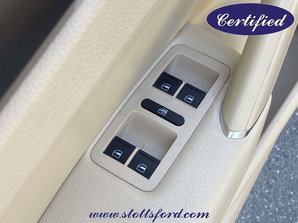 Used 2018 Volkswagen Passat 2.0T R-Line w/ R-Line Lighting Package FWD image 15