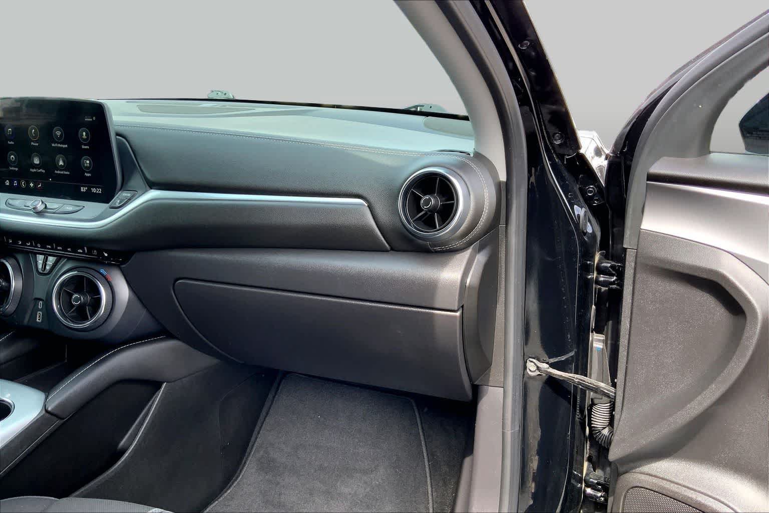 Used 2024 Chevrolet Blazer LT FWD image 17