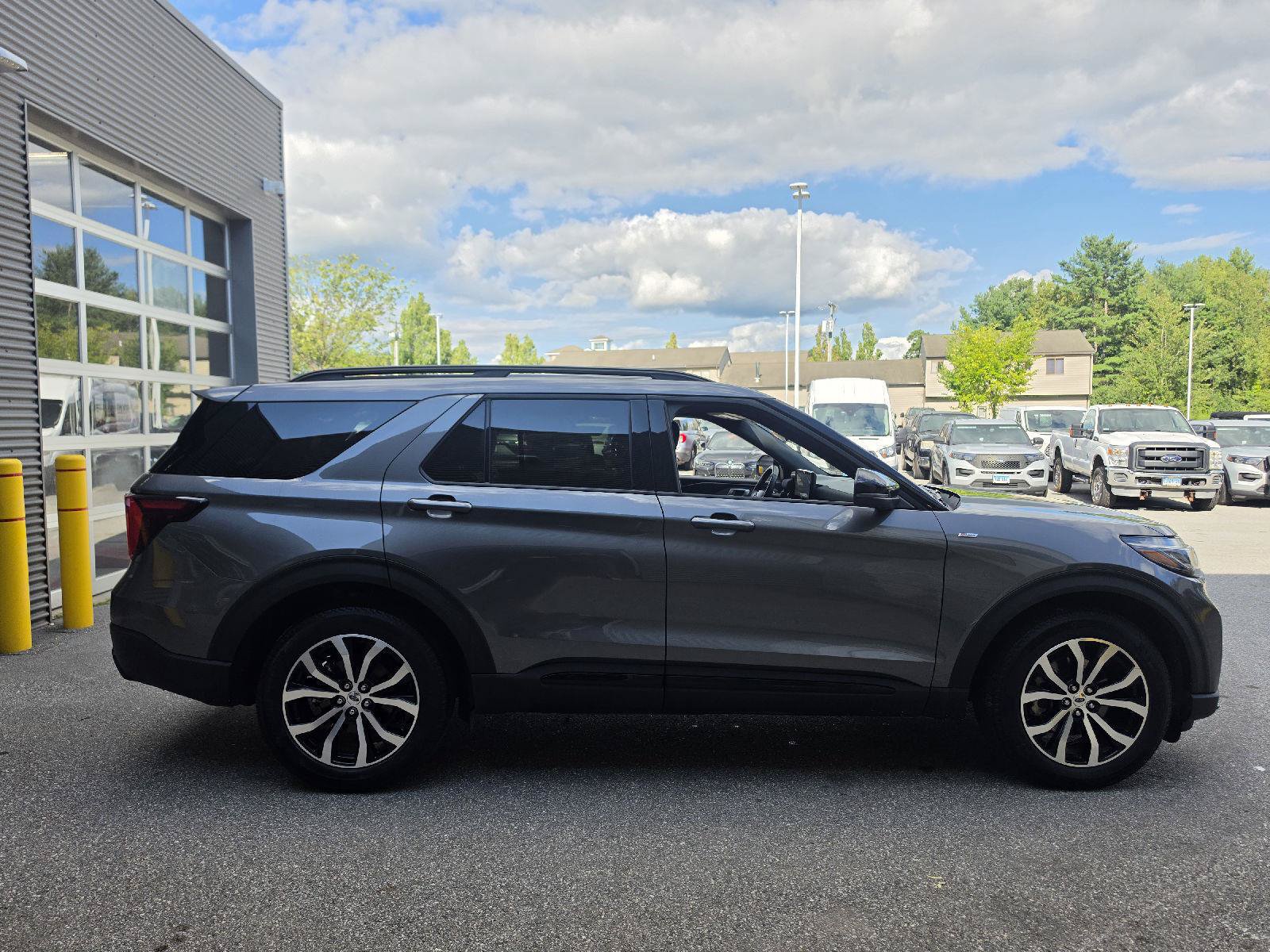 Certified 2026 Ford Explorer ST-Line AWD/4WD image 2