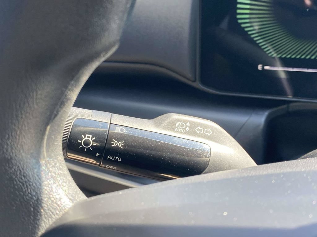 Used 2025 Kia K4 FWD image 26