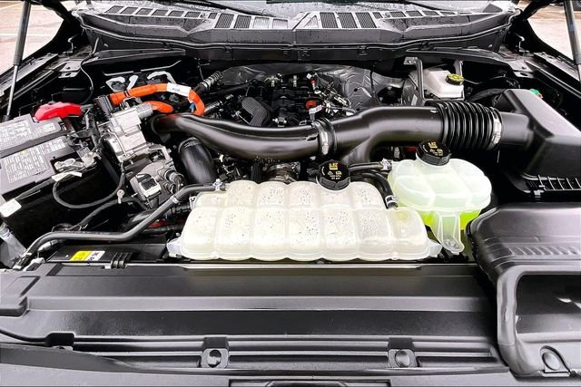 Certified 2025 Ford F150 Lariat w/ Equipment Group 501A Mid AWD/4WD image 9