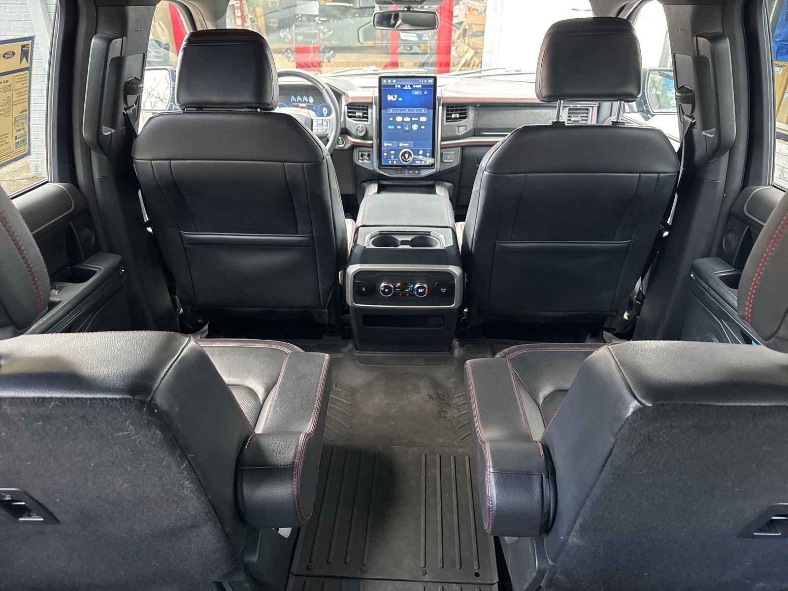 Certified 2023 Ford Expedition Limited image 32