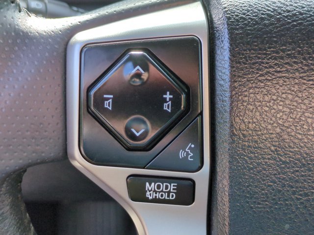 Used 2022 Toyota 4Runner SR5 AWD/4WD image 17