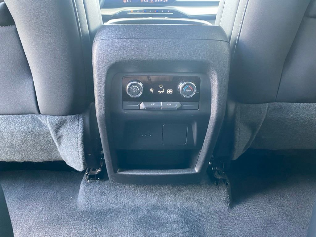 Used 2025 Buick Enclave Preferred FWD image 30