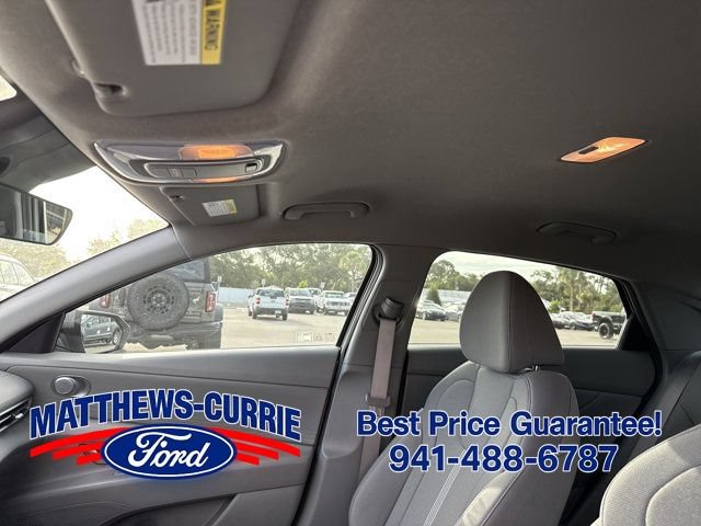 Used 2021 Hyundai Elantra SE w/ Cargo Package FWD image 11