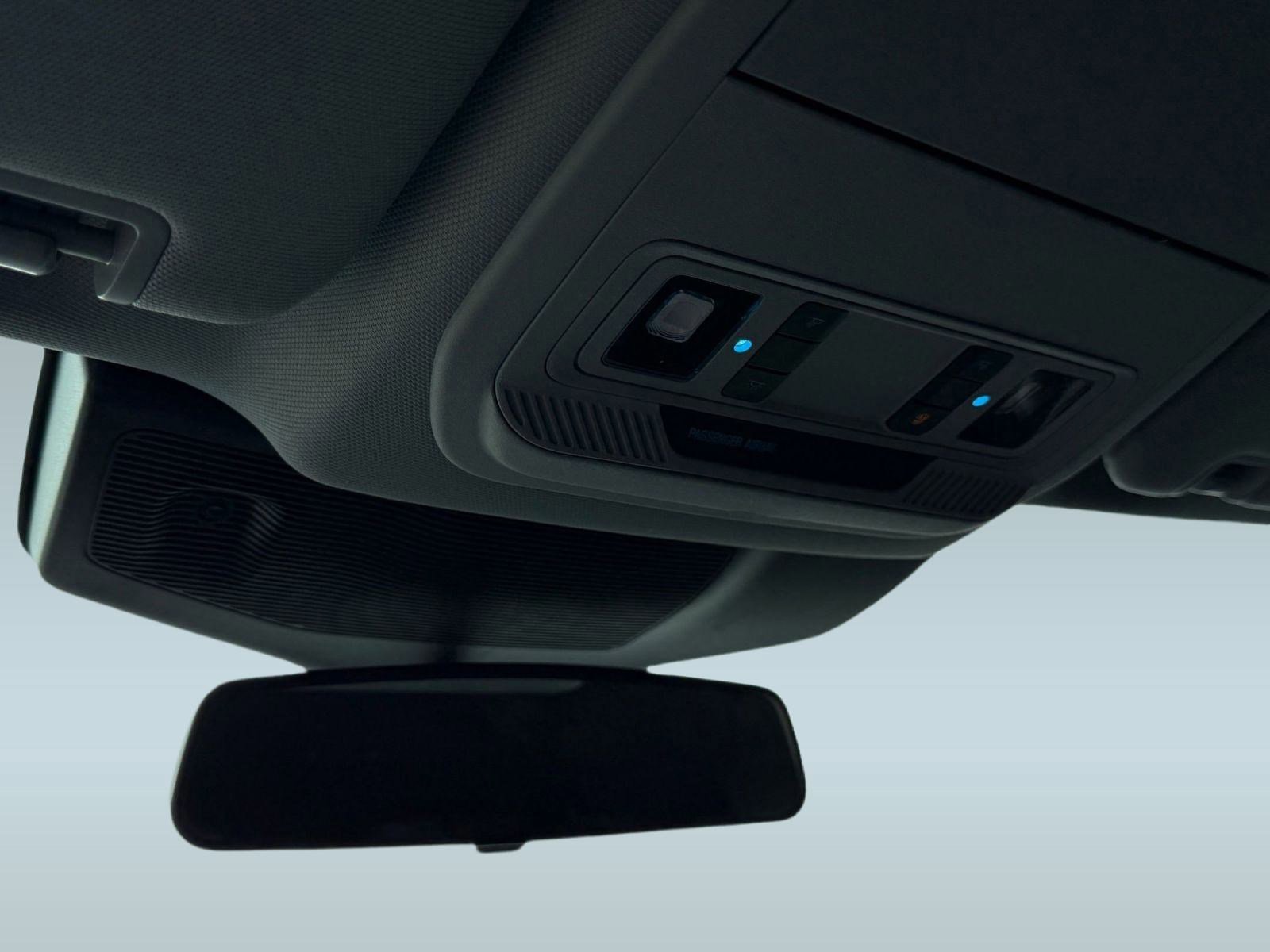 Certified 2022 Ford Explorer XLT w/ Equipment Group 202A image 18