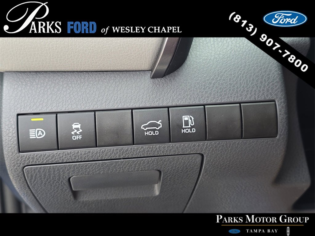 Used 2019 Toyota Camry L image 24