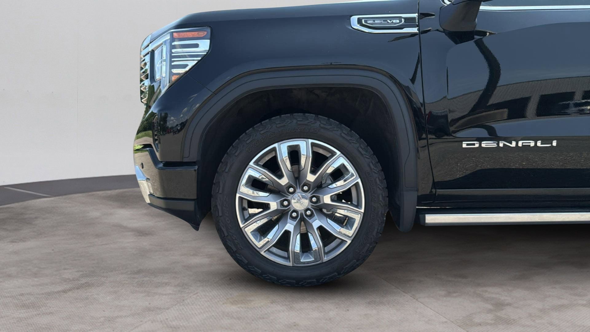 Used 2022 GMC Sierra 1500 Denali w/ Denali Reserve Package image 22