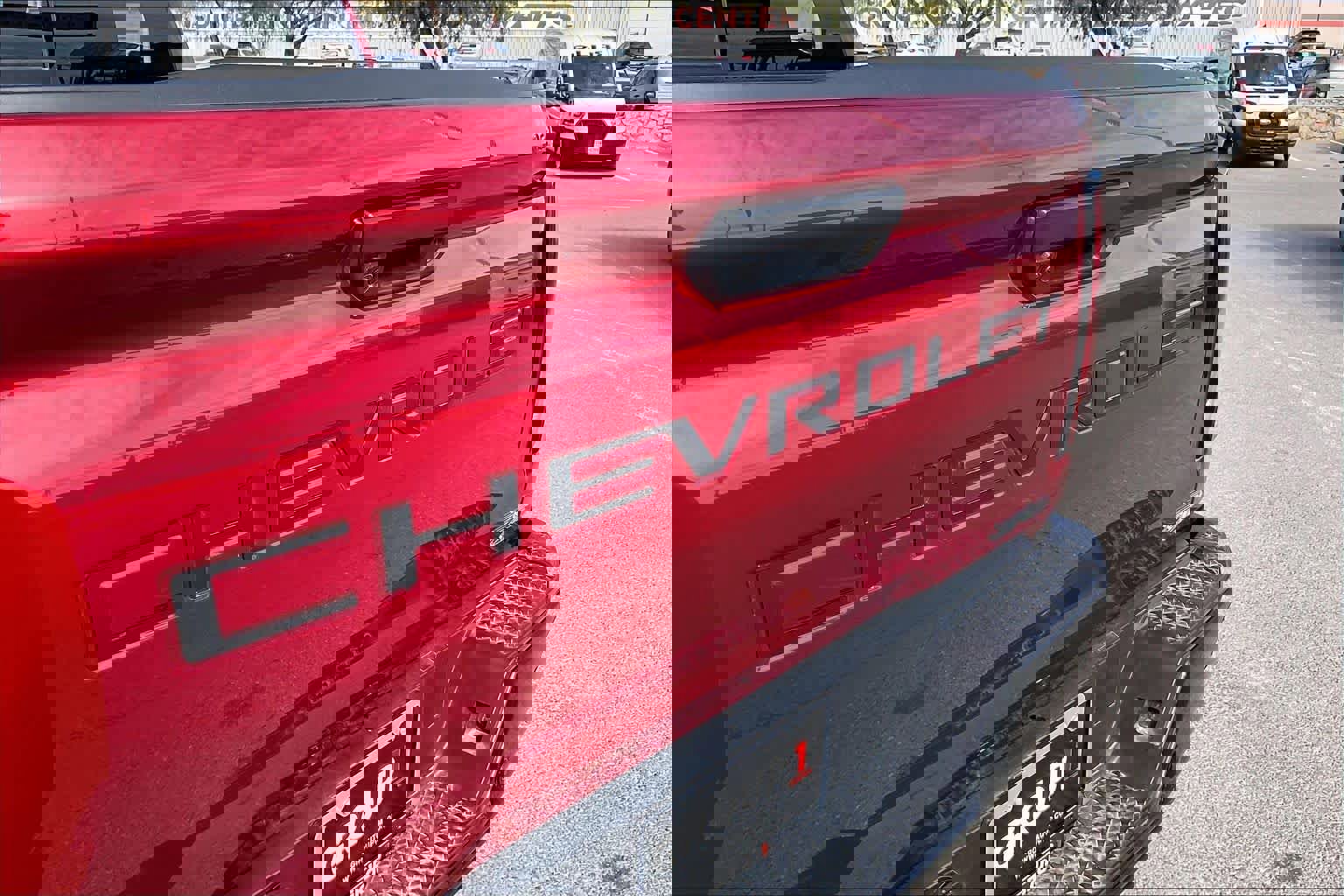 Used 2025 Chevrolet Colorado ZR2 w/ Technology Package image 11