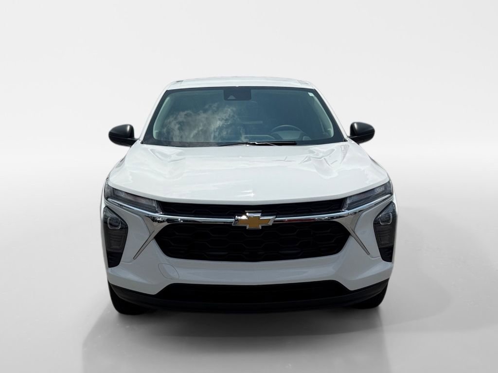 Used 2025 Chevrolet Trax LS image 8