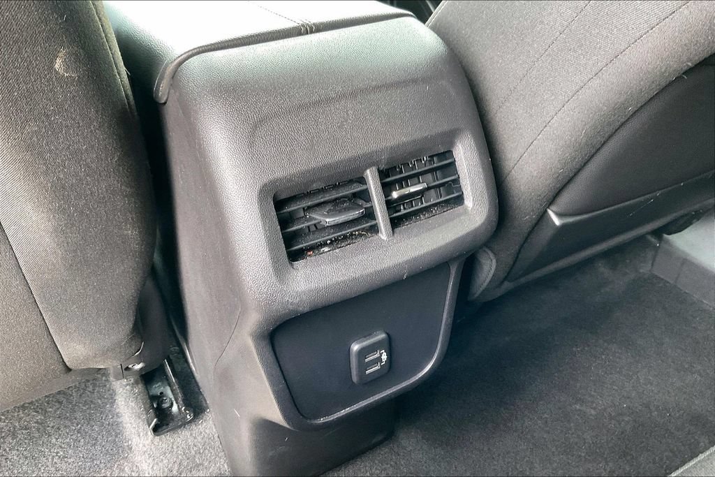 Used 2024 GMC Terrain SLE FWD image 33