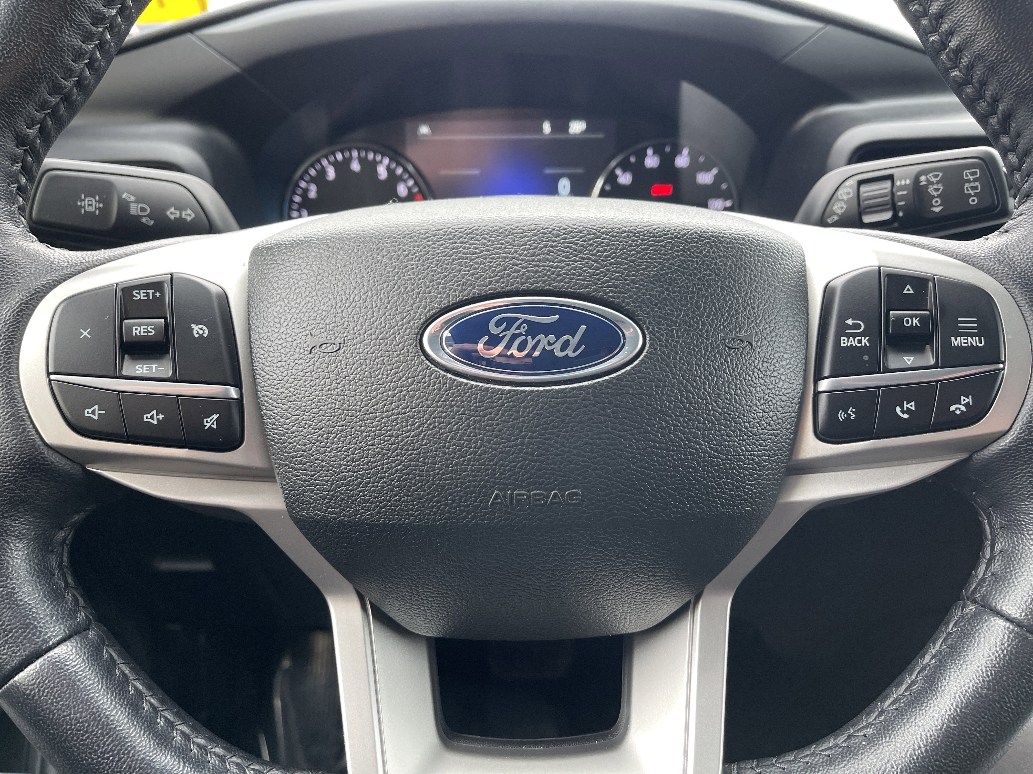 Certified 2022 Ford Explorer XLT w/ Class IV Trailer Tow Package image 16