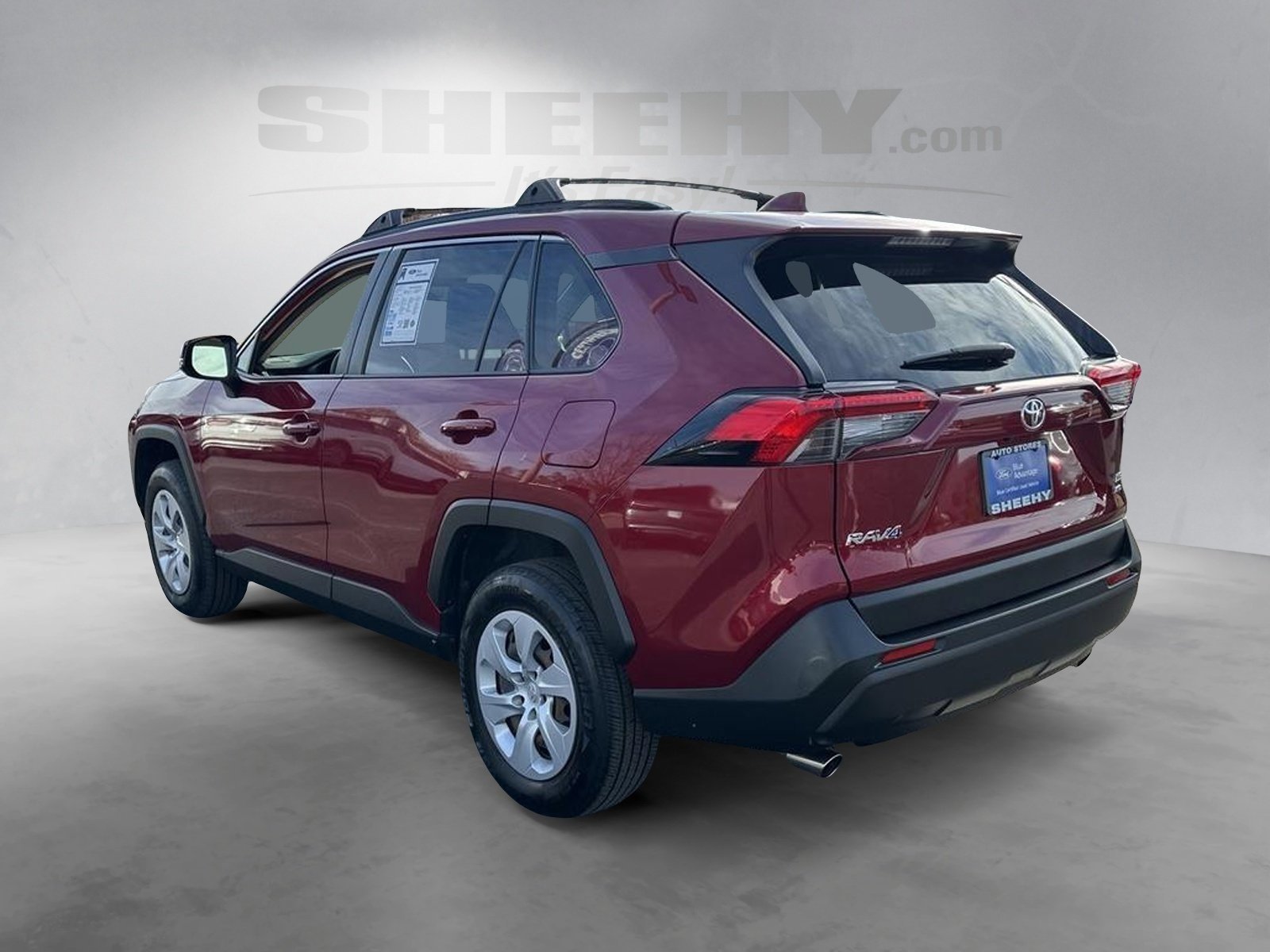 Used 2019 Toyota RAV4 LE image 3